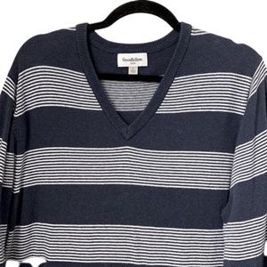 Goodfellow & Co. Men's Standard Fit V-Neck Sweater Size L Color Navy.